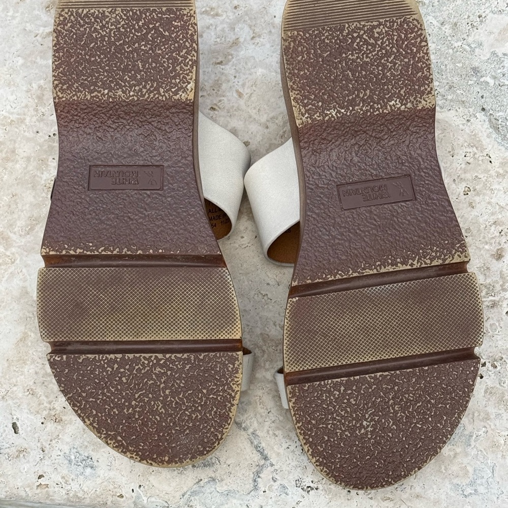 White Mountain Cream and Brown Sandals - Picture 4 of 13